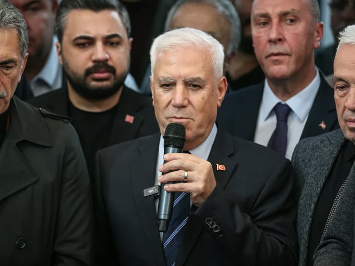 Bursa Belediyesi’nde şafak operasyonu! Mustafa Bozbey ve ailesi gözaltında