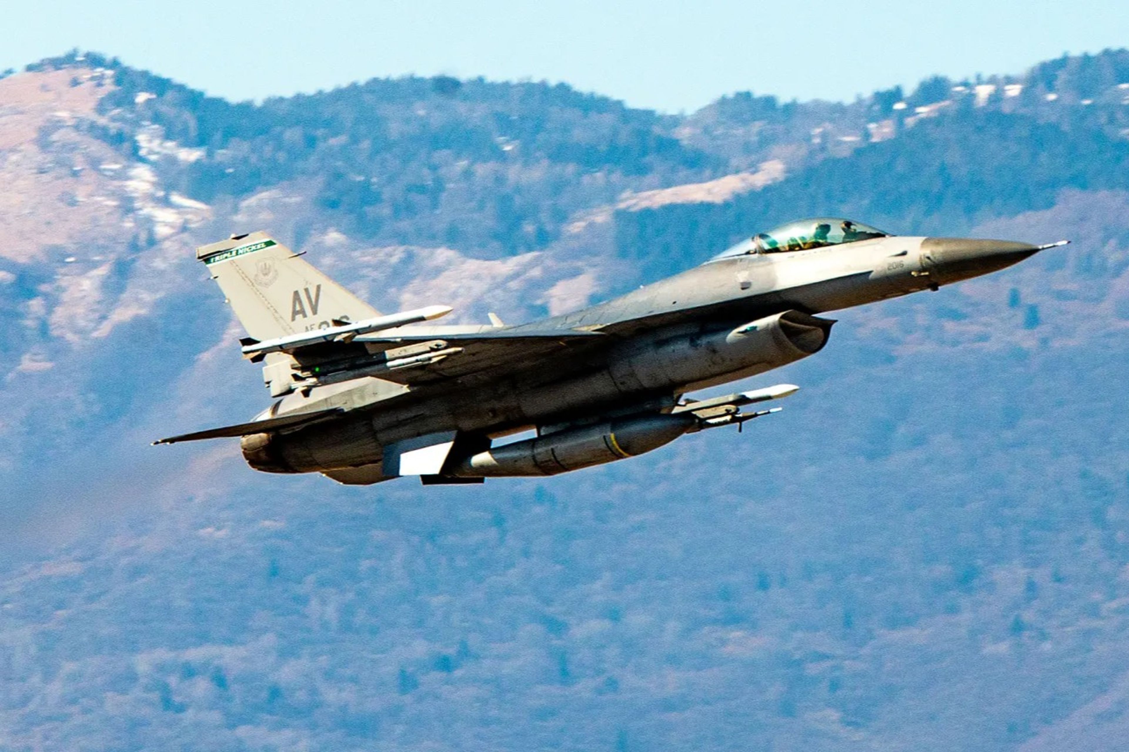 ABD, NATO'nun Avrupa'daki savaş uçağı desteğini üçte bir oranında azaltmaya hazırlanıyor