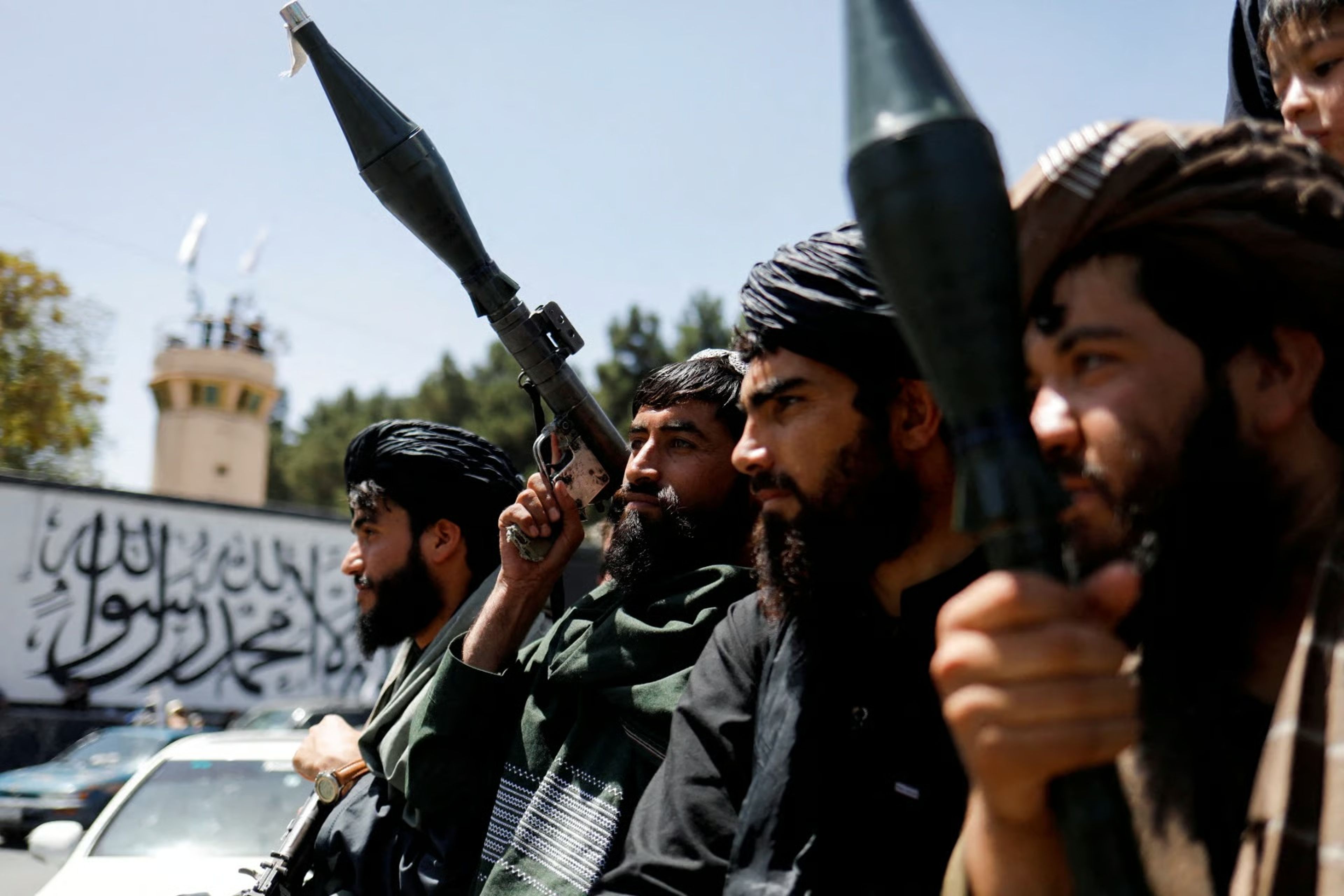 Afganistan yönetiminden Pakistan’a askeri karşılık mesajı