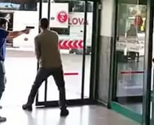 Uzman çavuş dehşet saçtı: Polis bacağından vurarak durdurdu