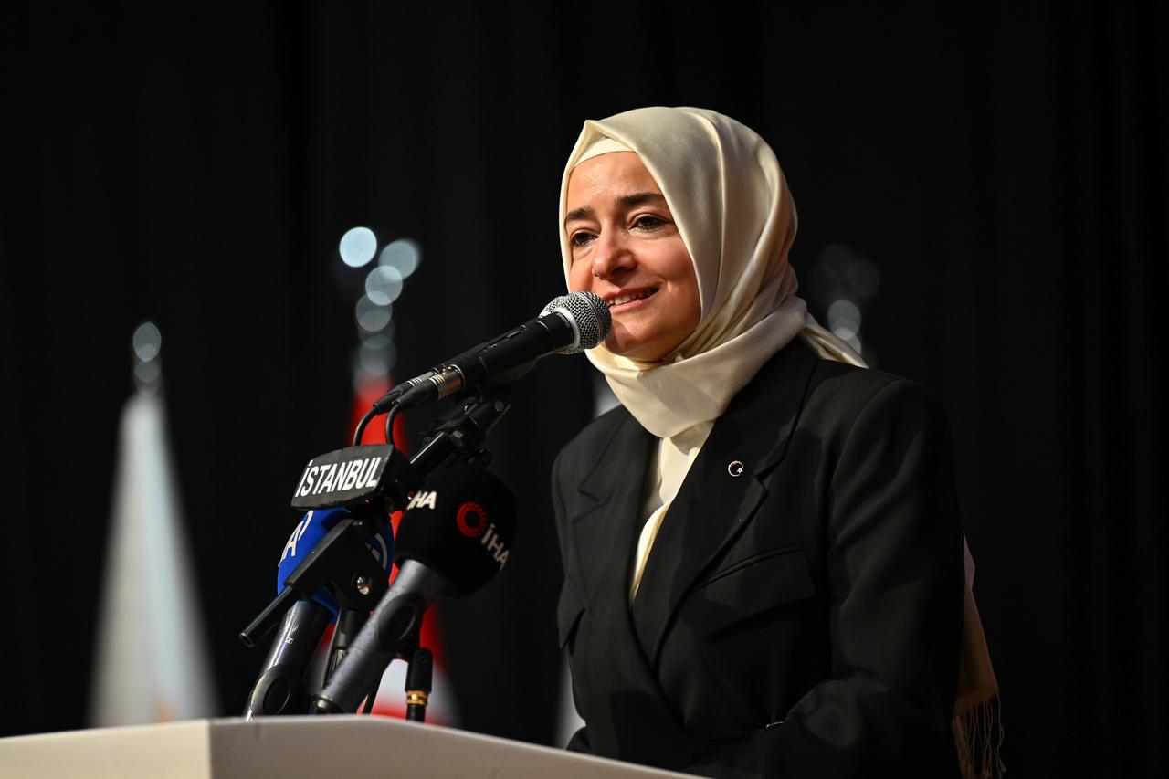 Fatma Betül Sayan Kaya istifa etti: "Sürecin selameti için..."