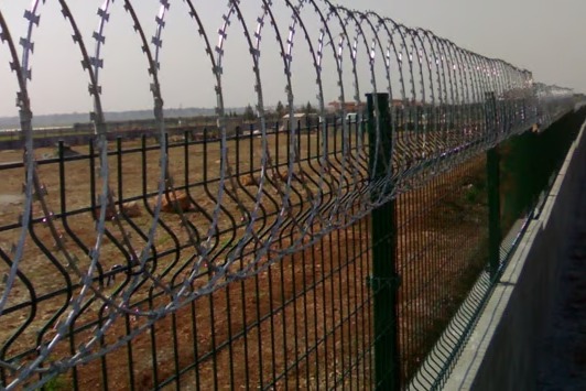 Nigeria’s Defense Chief Proposes Border Wall