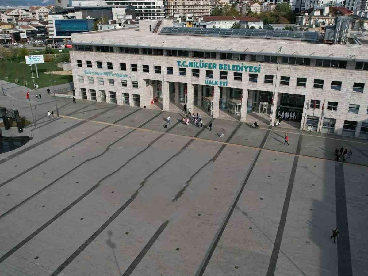 CHP'de danışman skandalı: Maaşı belediye ödedi