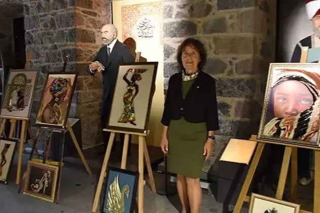 Necla öğretmenden 'Çivi ile Telin Aşkı' sergisi