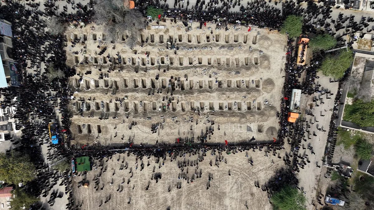 ABD'nin saldırısı sonucu hayatını kaybeden 168 İranlı öğrenci için düzenlenen cenaze töreni - Getty Images