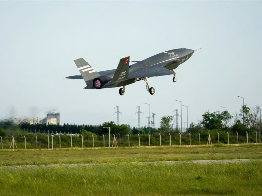 KIZILELMA ve M-346’dan ortak otonom uçuş