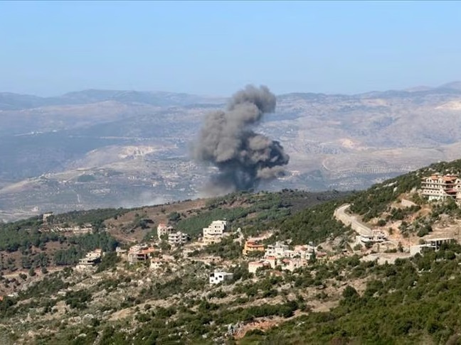 Israeli Army Strikes Hezbollah Compound in Southern Lebanon