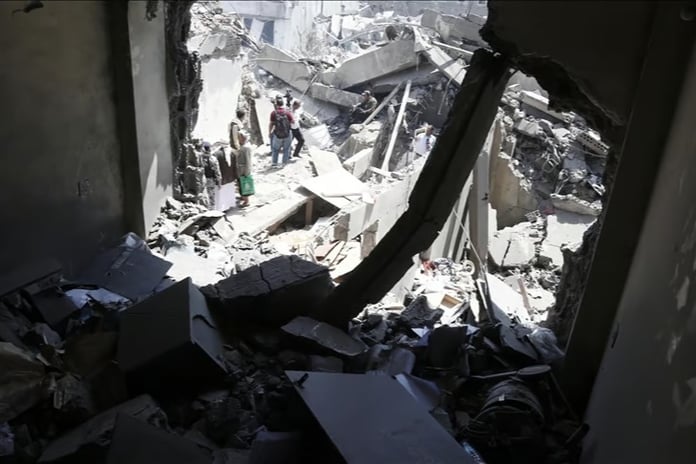 İsrail güçleri Hudeyde Limanı'nı hedef aldı