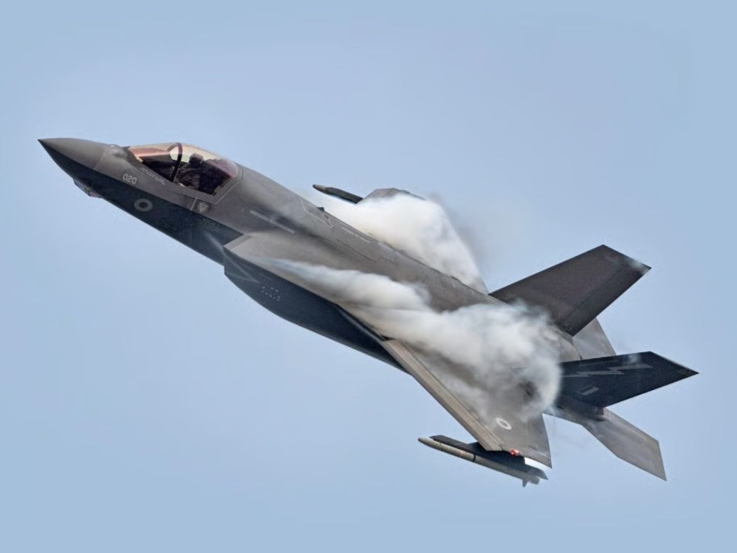İlk operasyonel F-35B'lerde TR-3 dönüşümü başladı, ilk uçak teslim edildi
