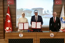 Sürmene'de inşa edilecek Bayraktar Bilim Merkezi'nin protokolü imzalandı