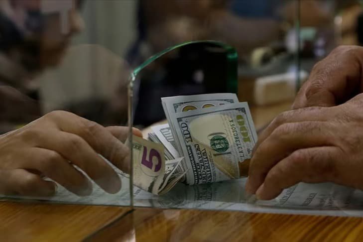 Mecliste kabul edilen kanun ile döviz alım satımına yetki belgesi zorunluluğu getirildi