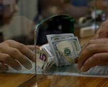 Mecliste kabul edilen kanun ile döviz alım satımına yetki belgesi zorunluluğu getirildi