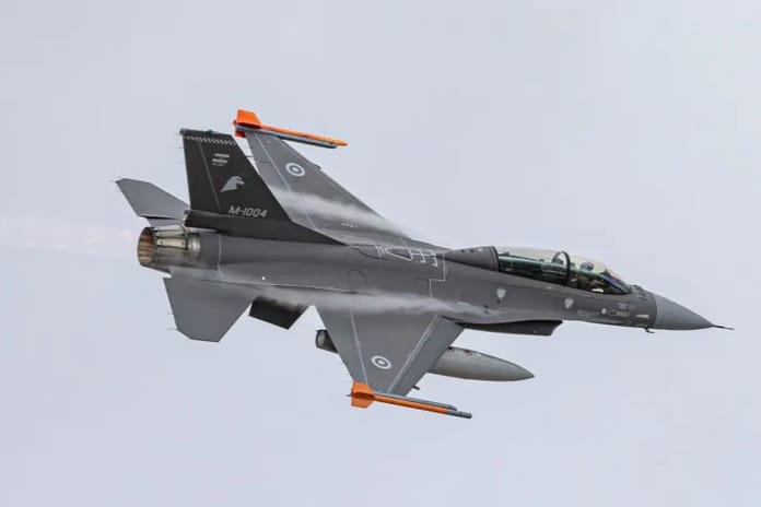 Arjantin, ilk altı F-16AM/BM savaş uçağını teslim aldı