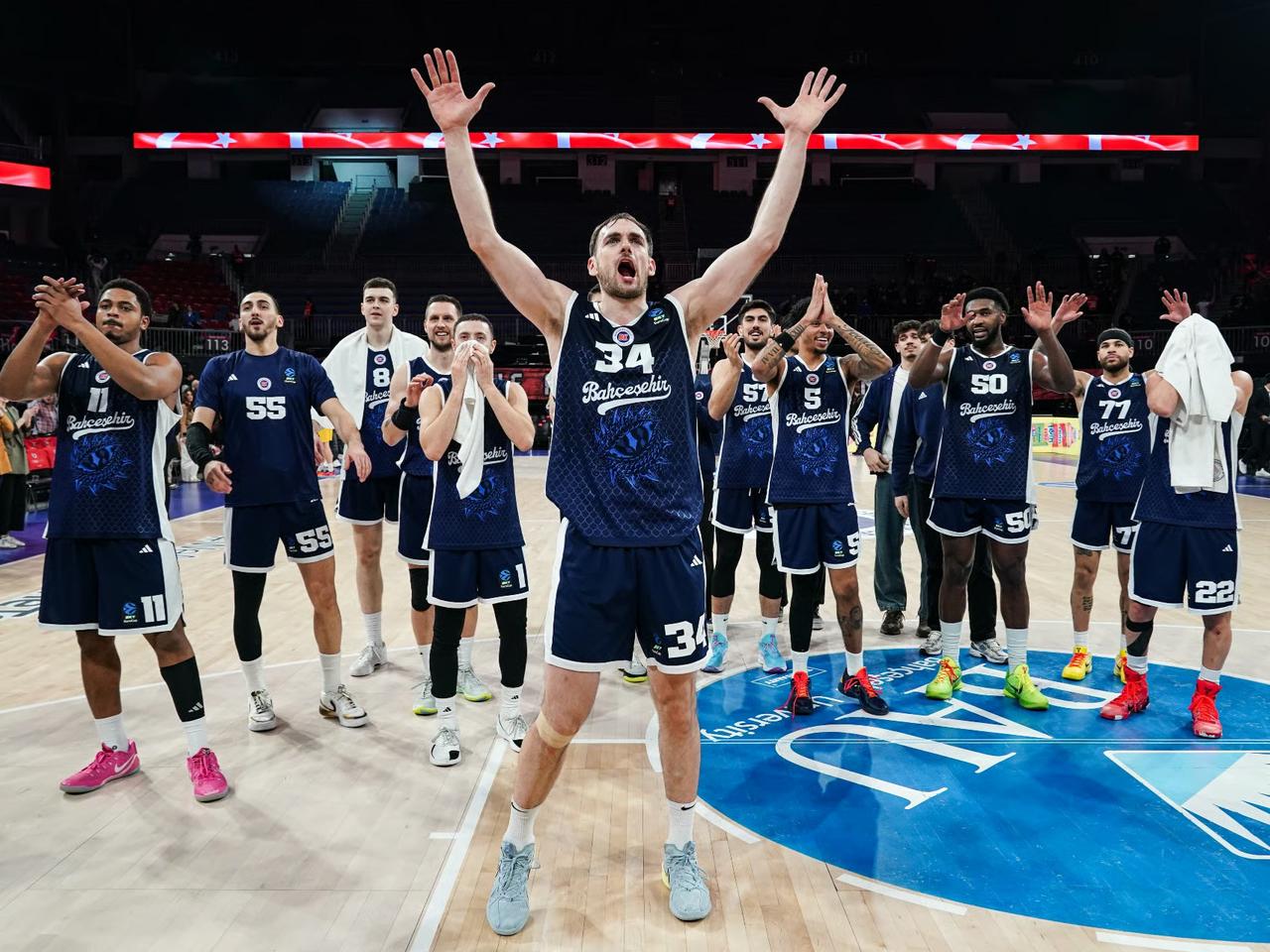 Bahçeşehir Koleji yarı final için sahada