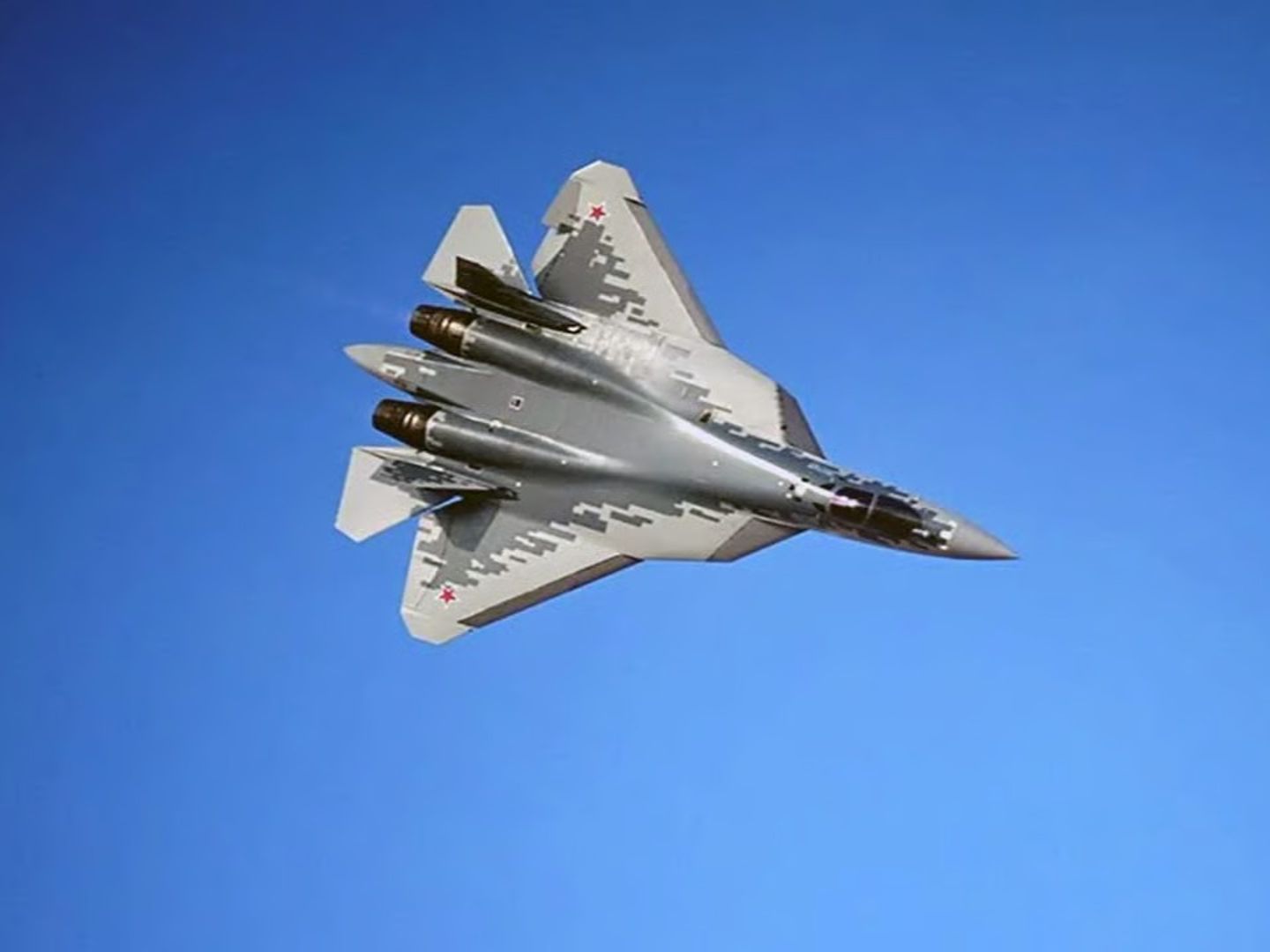 Ukrayna Rusya’daki Şagol üssünde Su-57 savaş uçaklarını vurdu