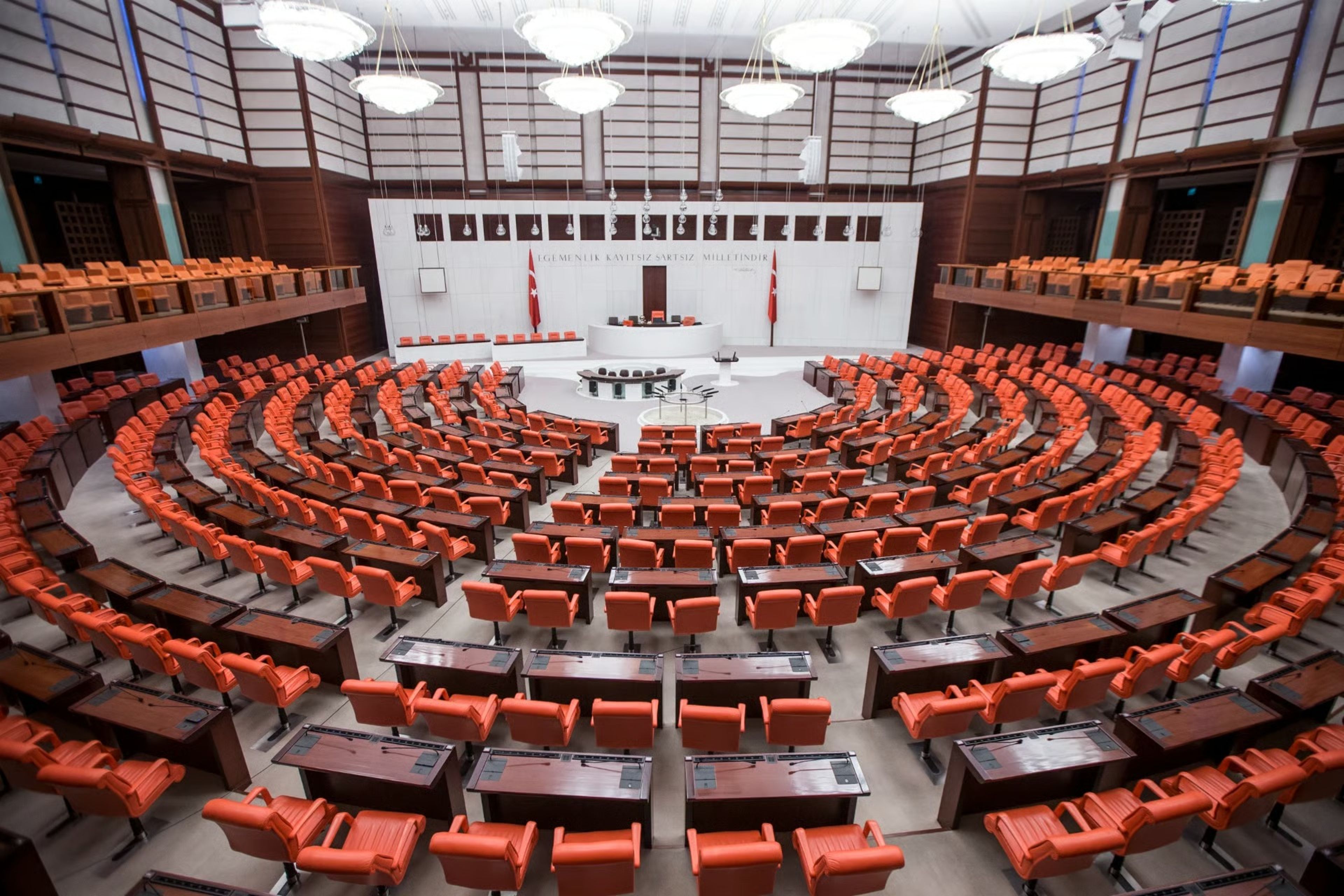 TBMM'de kabul edildi: Emniyet, basın ve taksici esnafını ilgilendiren kanun teklifi yasalaştı