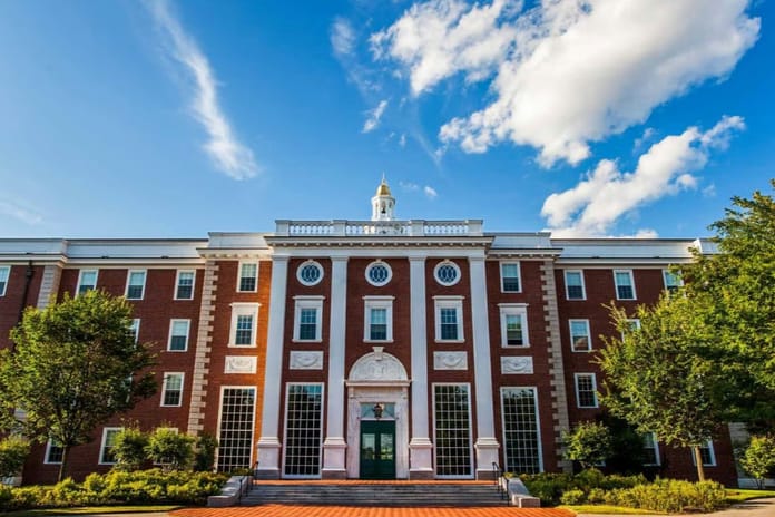 Trump'ın vize kısıtlamaları sonrası: Dünya üniversiteleri öğrenciler için yarışta