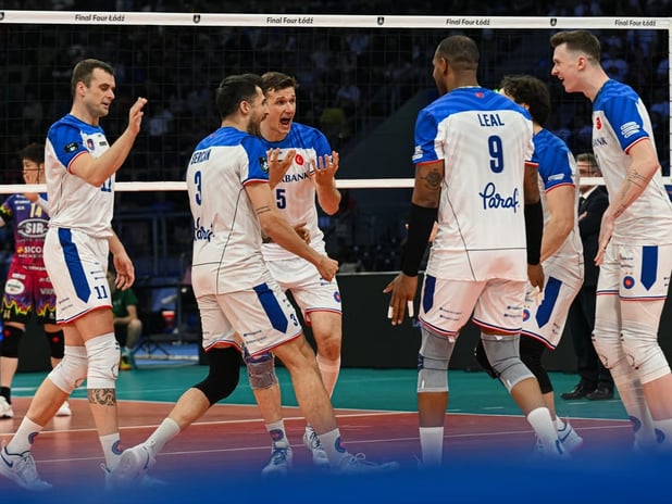CEV Şampiyonlar Ligi Final Four'da Polonya derbisini kazanan Zawiercie finale yükseldi, Halkbank 3.lük için Jastrzebski İle oynayacak