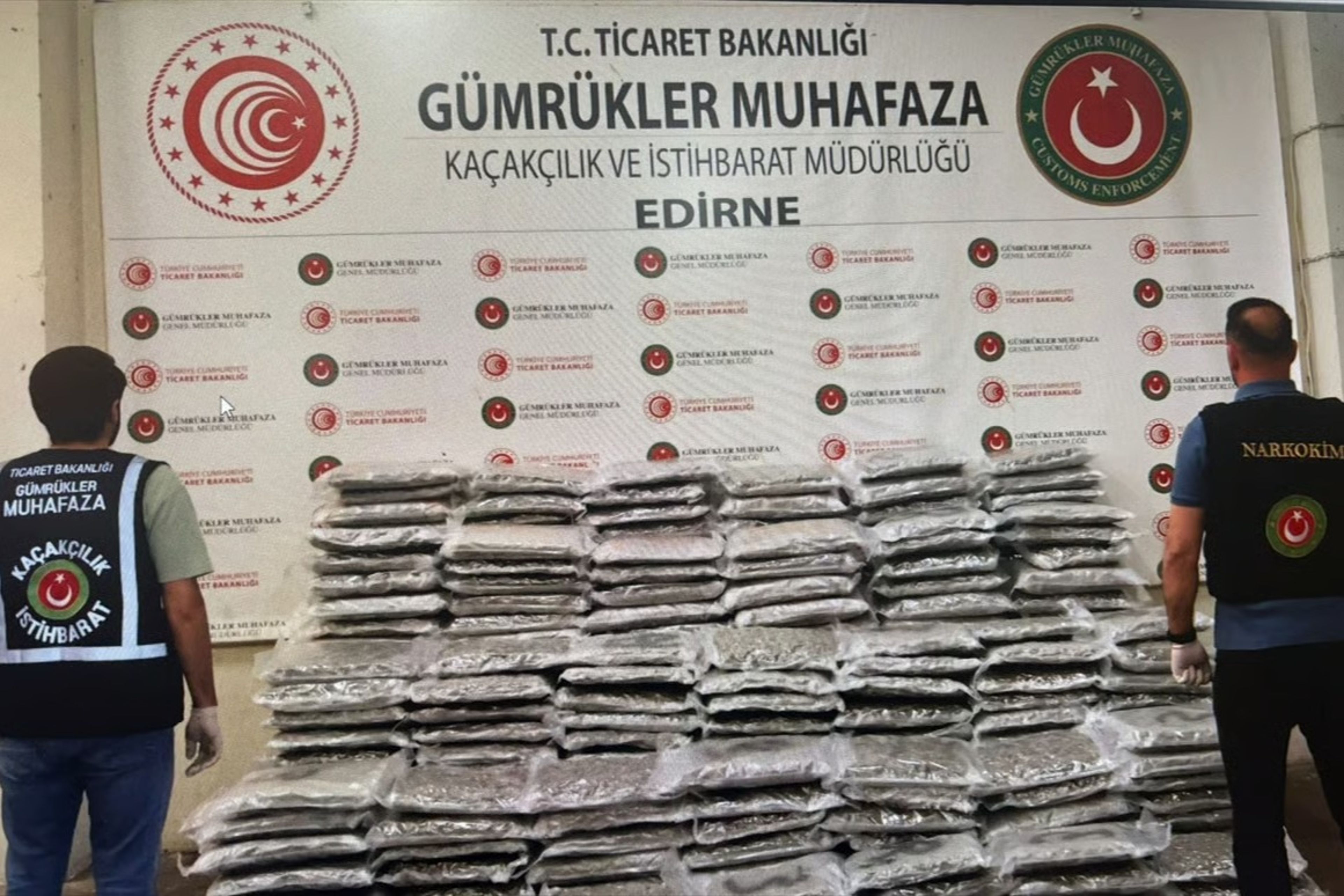 Ticaret Bakanlığı ekiplerinden Edirne ve İstanbul'da dev uyuşturucu operasyon
