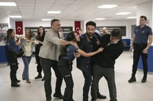 Arka Sokaklar 722 bölüm full izle | Kanal D ile Arka Sokaklar son bölüm izle