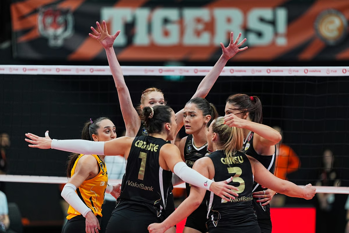 Sultanlar Ligi'nde derbi zaferi VakıfBank'ın