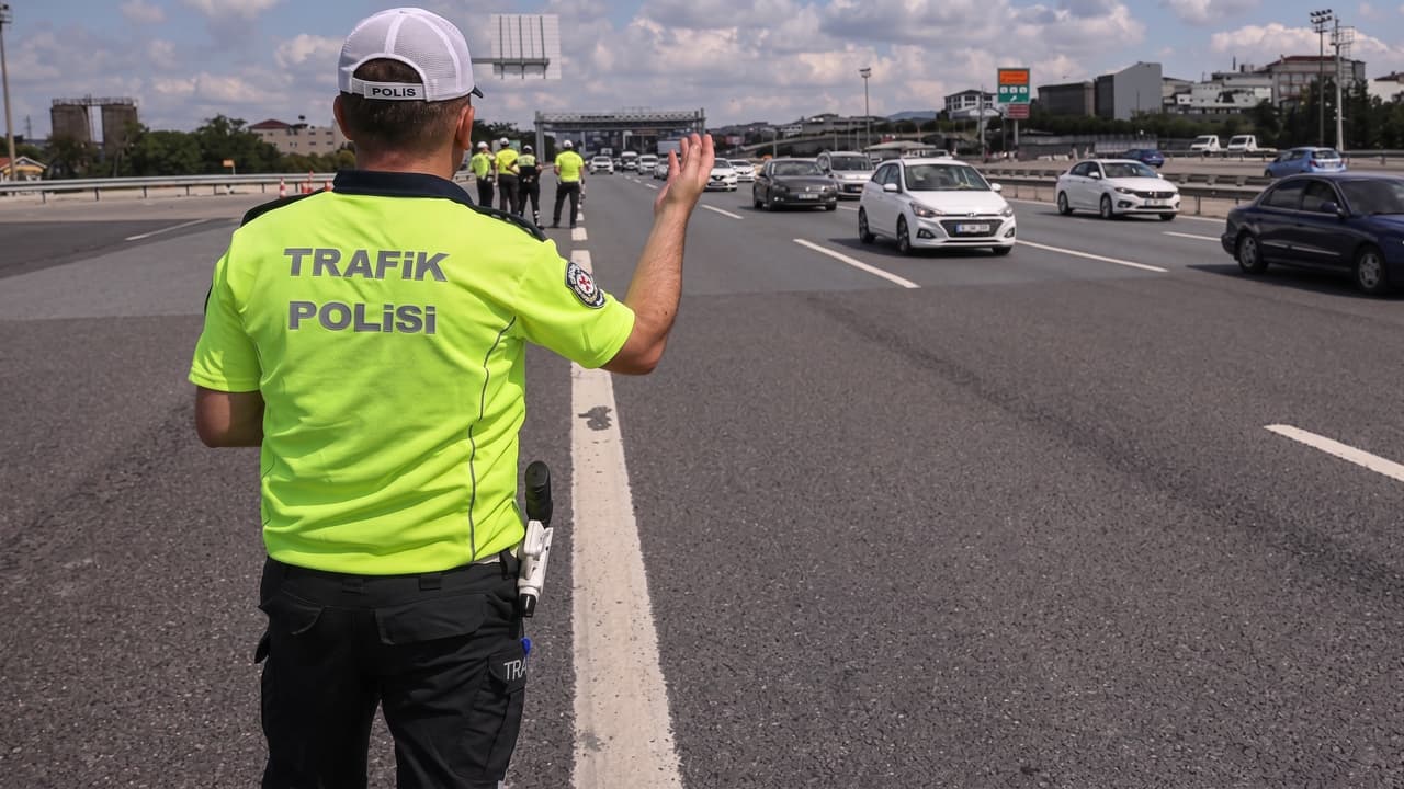 İstanbul'da bugün bazı yollar kapatılacak! 
