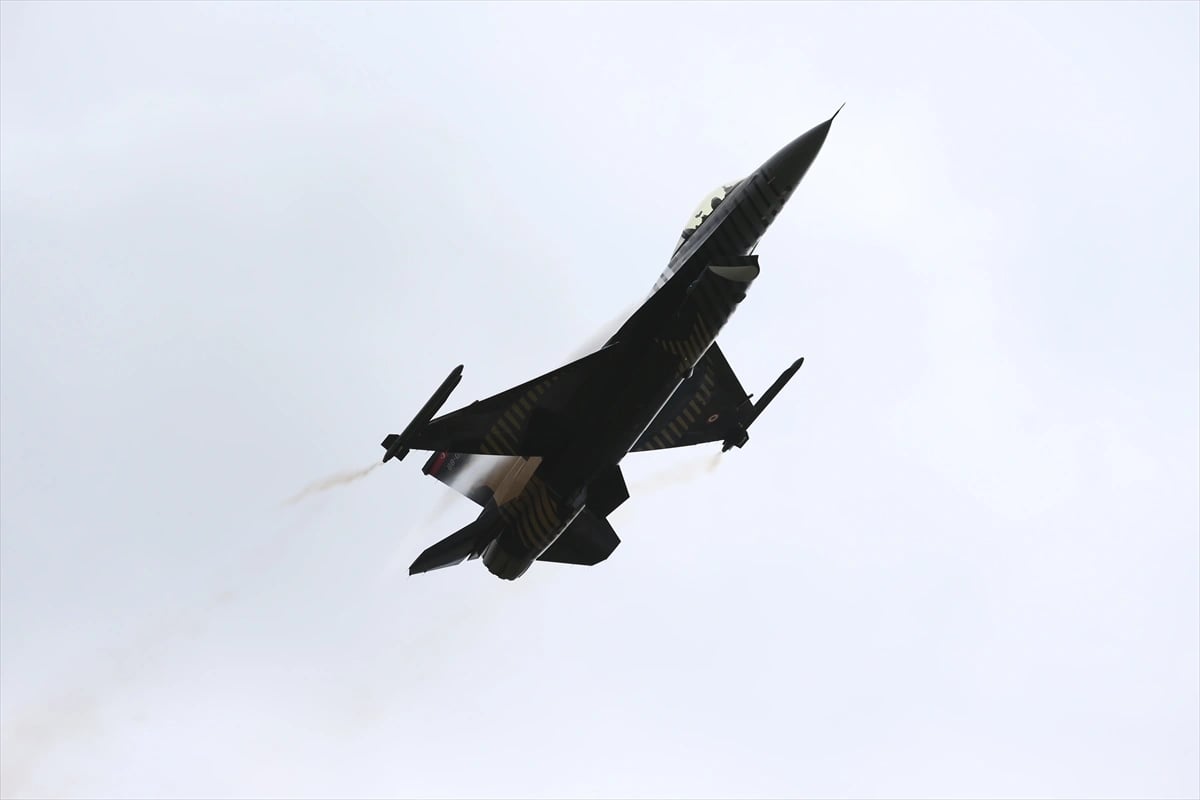 Jet sesi Eskişehir semalarında yankılandı