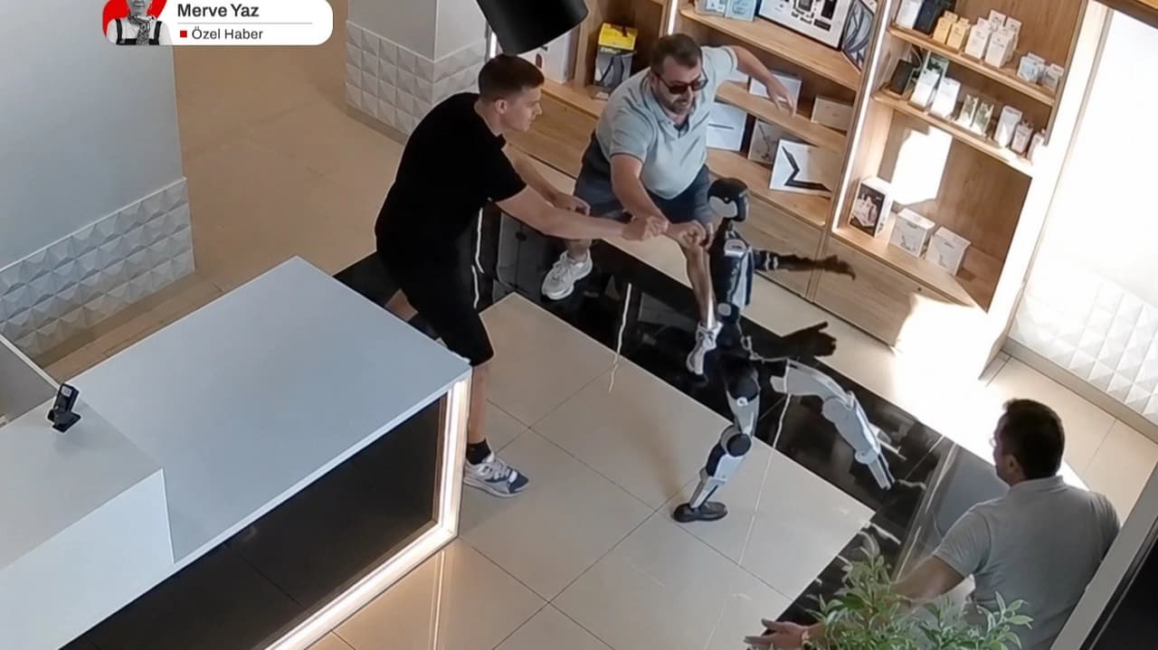 Müşteriye saldıran robot hâkim karşısına çıkabilir mi? Uzman isimden açıklama geldi 