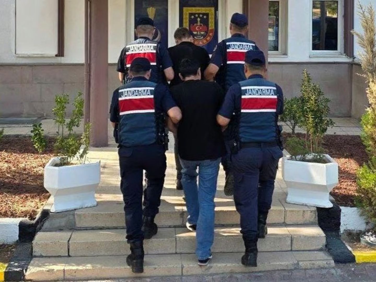 Kırıkkale’de firari hükümlüler ticari takside yakalandı