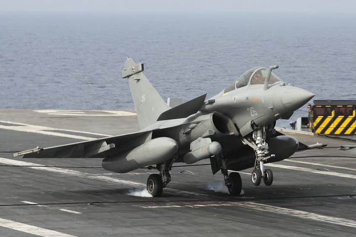 Hindistan, 26 adet Rafale M uçağı için Fransa ile anlaşma imzaladı