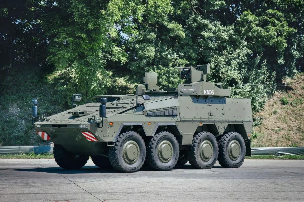 Çekya Boxer zırhlı araç alımını değerlendiriyor