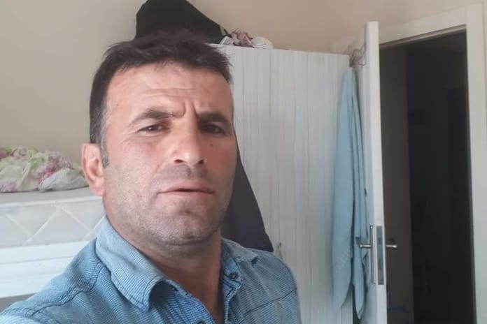 Eşini bardakla öldürdü, üzerindeki kan ele verdi