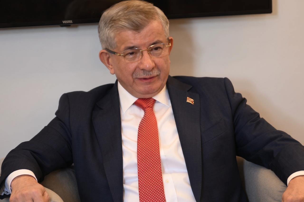 Ahmet Davutoğlu ifade verdi! Cumhurbaşkanı Erdoğan'a hakaretten soruşturma açılmıştı
