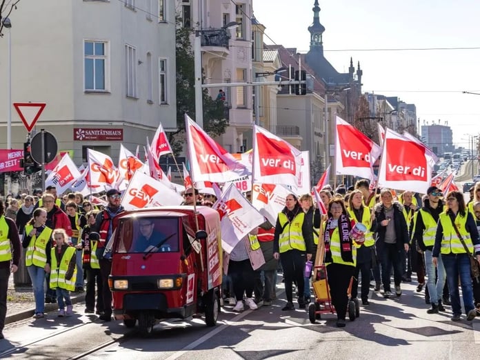 Berlin'de kamu çalışanlarından uyarı grevi