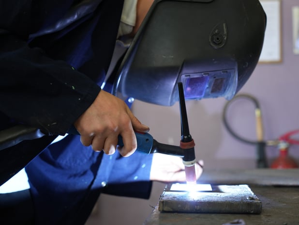 Kocaeli'deki meslek lisesi fabrika gibi çalışıyor