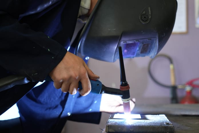 Kocaeli'deki meslek lisesi fabrika gibi çalışıyor