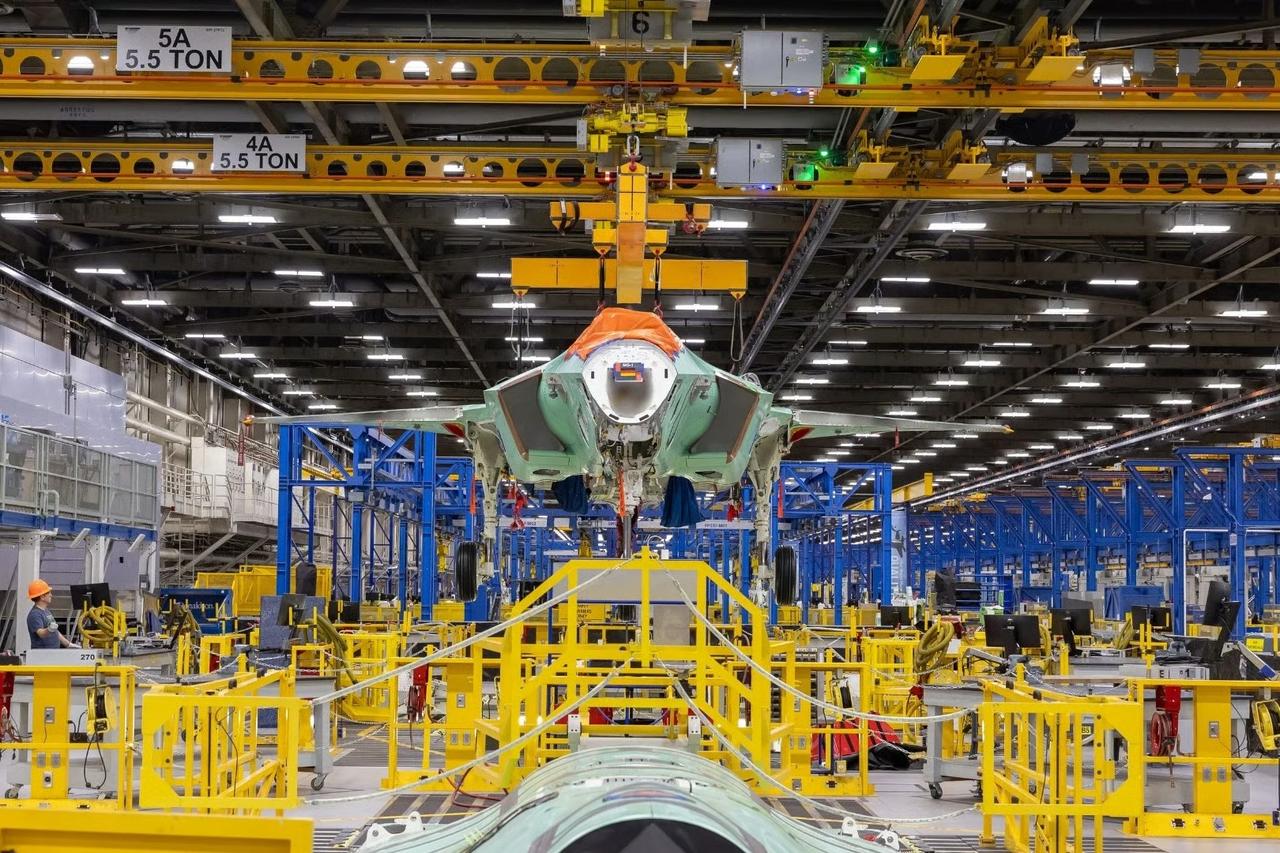 İsviçre’nin ilk F-35A savaş uçağının ana montaj süreci başladı