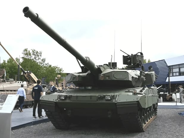Çek Cumhuriyeti, 44 Leopard 2A8 tankı için 1,34 milyar euroluk sözleşme imzaladı