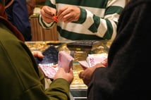 Altın güne düşüşle başladı: Gram fiyatı 4 bin 376 TL'ye geriledi