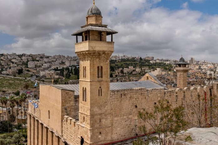 İsrail Harem-i İbrahim Camisi’nin yetkisini Filistin’den alarak Yahudi yerleşimcilere verdi