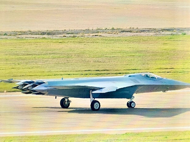 Çin'in kuyruksuz J-XDS Stealth savaş uçağına dair yeni görüntüler ortaya çıktı