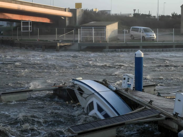 Fransa'da Nils Fırtınası elektrik kesintilerine yol açtı