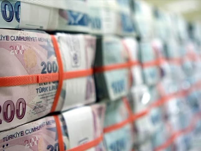 Hazine 61,1 milyar lira borçlandı