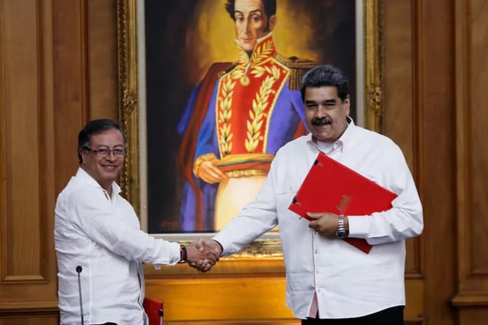 Kolombiya lideri Petro'dan Maduro'ya geçiş hükümeti çağrısı