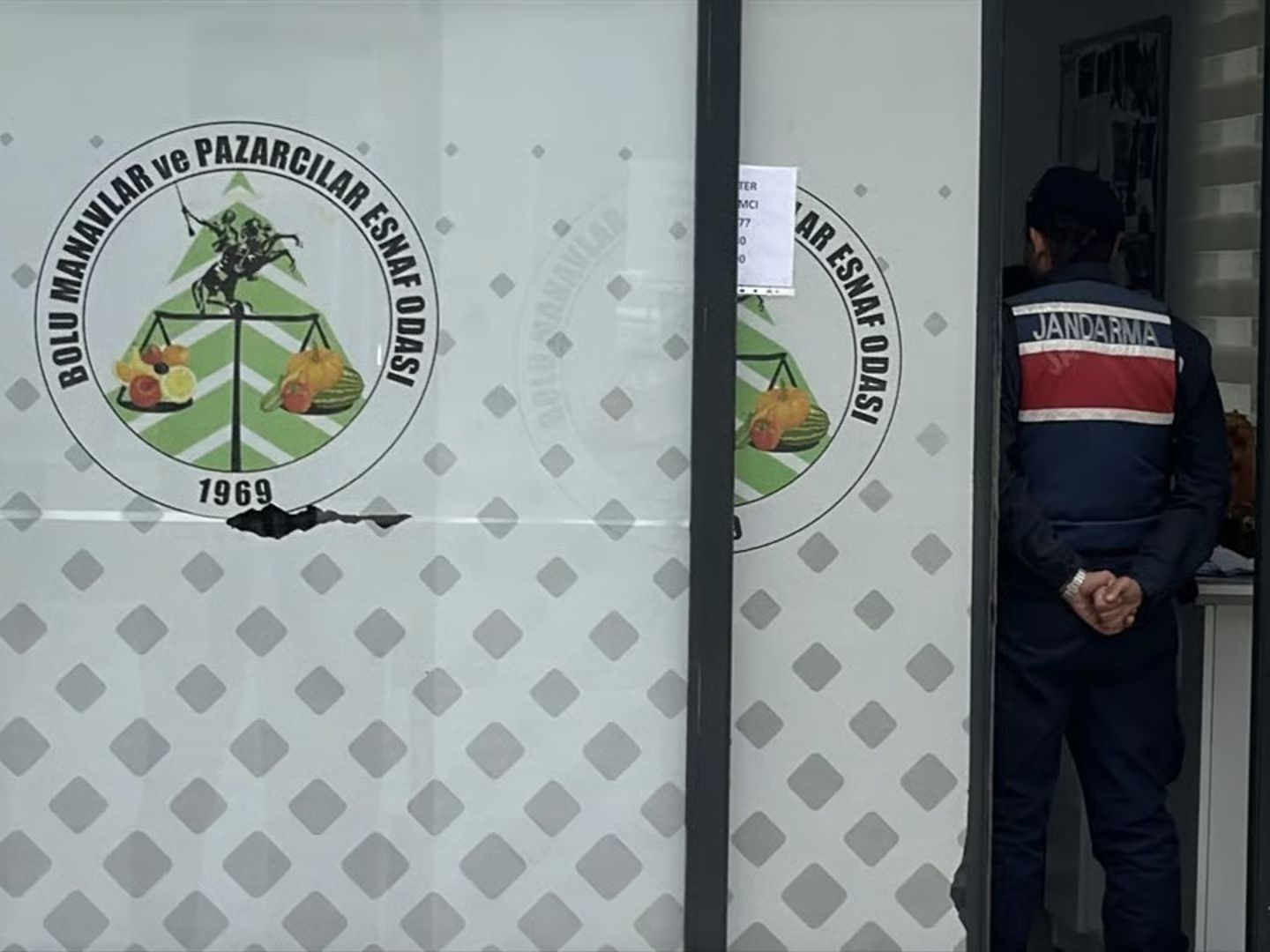 Bolu'da rüşvet operasyonu! Oda başkanı ve bir çalışan tutuklandı