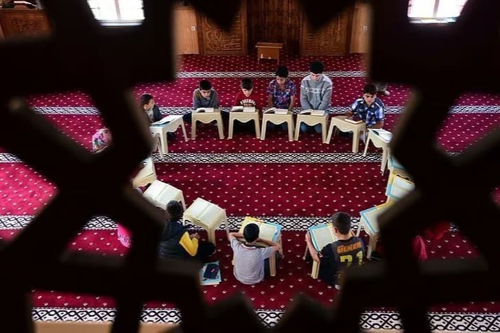 Adana'da Kur'an kursuna çirkin saldırı: Kutsal kitapları yırtıp hırsızlık yaptılar