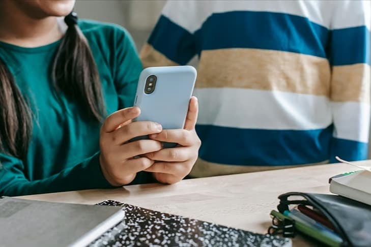 Güney Kore'de okullarda telefon yasağı