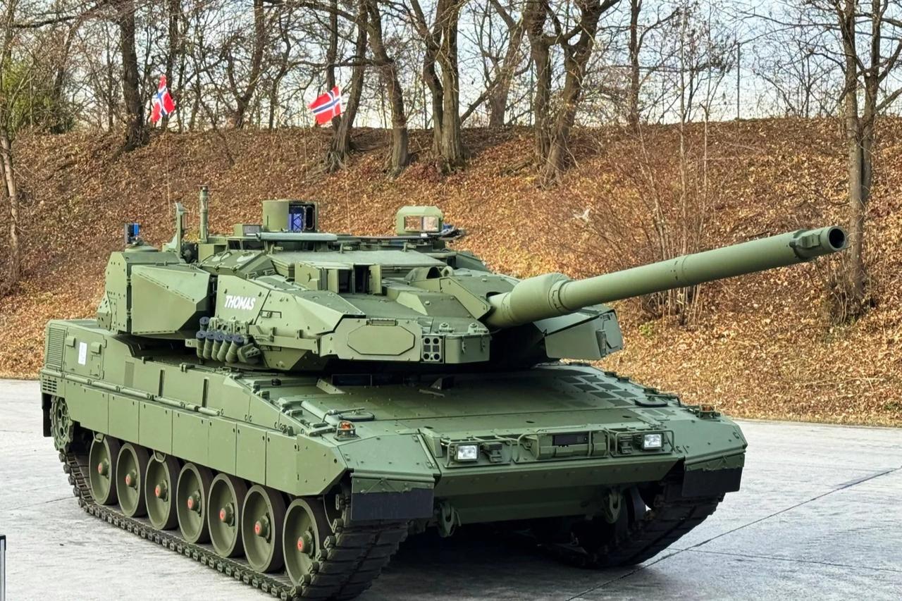 Leopard 2A8’lere Trophy kalkanı