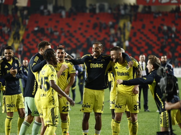 Zirve takibi sürüyor: Fenerbahçe, Gaziantep deplasmanında fark attı