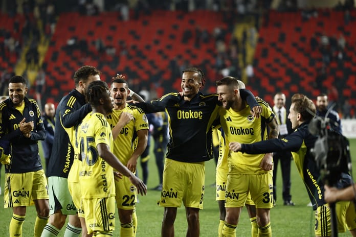 Zirve takibi sürüyor: Fenerbahçe, Gaziantep deplasmanında fark attı